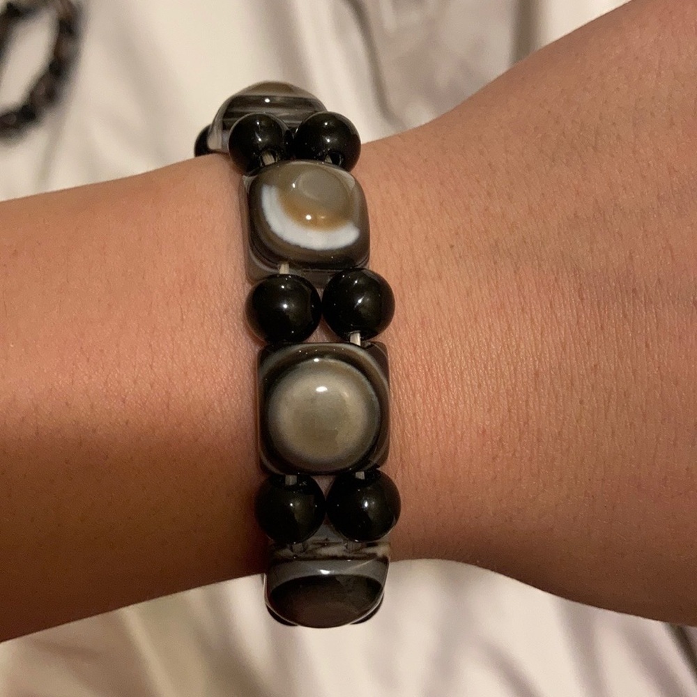 Bracelets - Picture 3 of 8